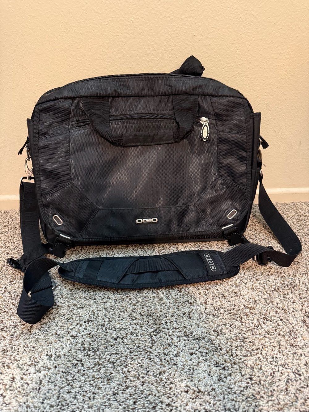 OGIO Black Men's Laptop Briefcase with Detachable Strap